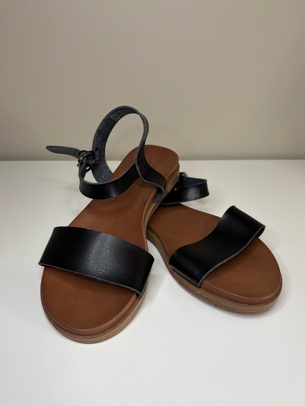 Universal Thread Nyla Ankle Strap Sandals